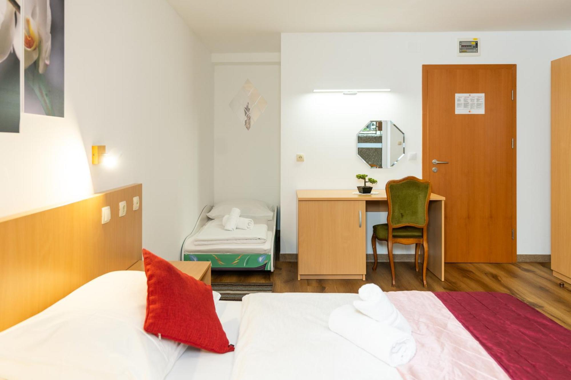 Hotel Center Bohinjsko Jezero Екстер'єр фото